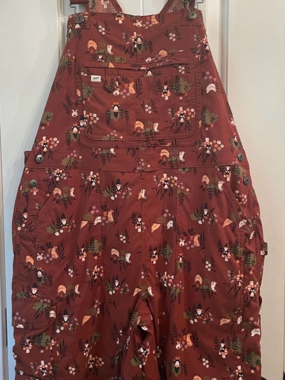 Duluth Trading Co Heirloom Rust Gnome Print Short Overalls- Size XXL